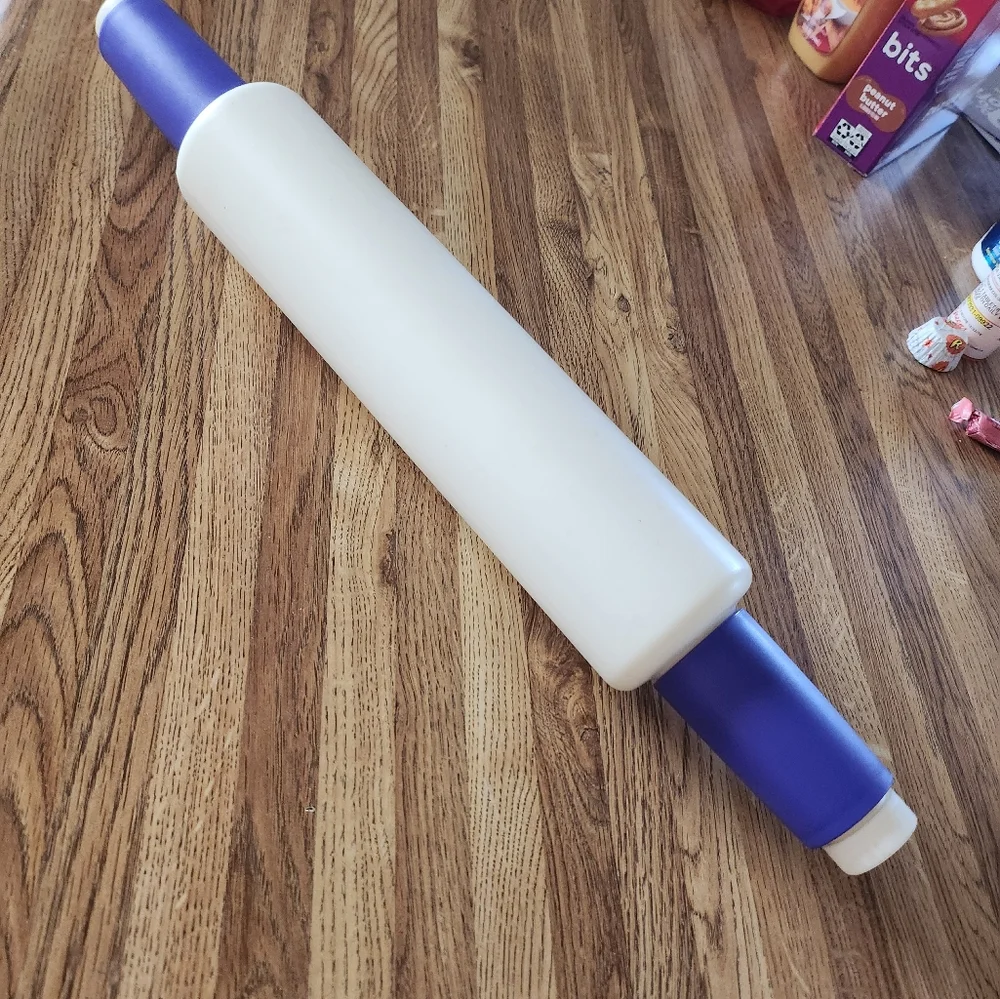 Tupperware Rolling Pin - Picture 1 of 1